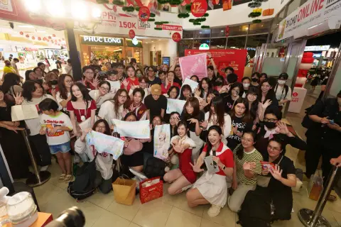 OMO — Ca sĩ Juky San · Lotte Mart — ảnh 17/17