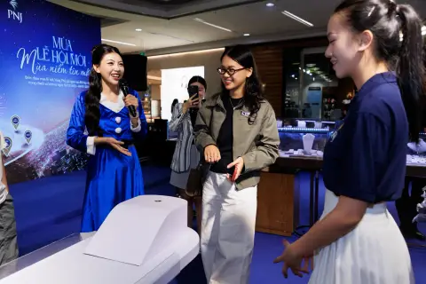 PNJ — Giáng Sinh — ảnh 4/28