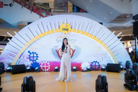 PNJ — Valentine · Ca sĩ Đức Phúc — ảnh 6/25