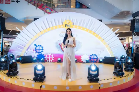 PNJ — Valentine · Ca sĩ Đức Phúc — ảnh 16/25