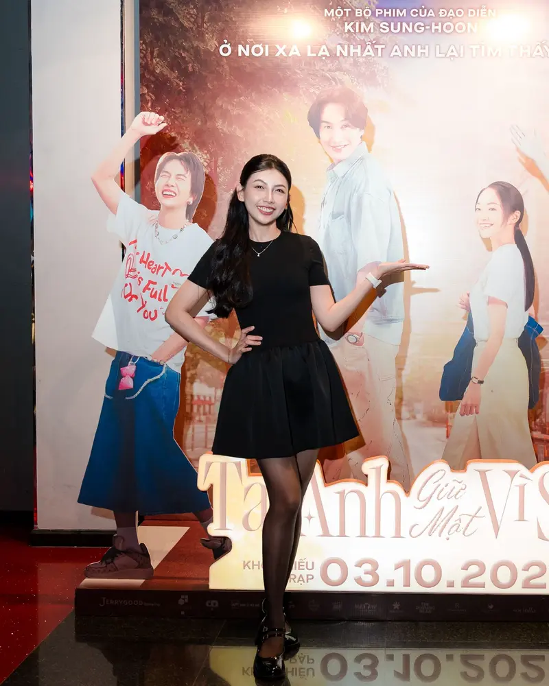 Cinetour — Tay Anh Giữ Một Vì Sao — Cinetour