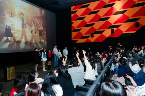 Cinetour — Tay Anh Giữ Một Vì Sao — ảnh 10/22