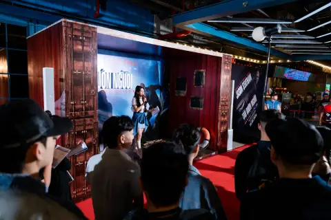 Premiere — Tàu Buôn Người — ảnh 18/44