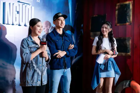 Premiere — Tàu Buôn Người — ảnh 24/44