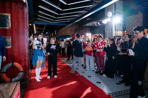 Premiere — Tàu Buôn Người — ảnh 32/44