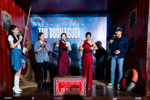 Premiere — Tàu Buôn Người — ảnh 37/44