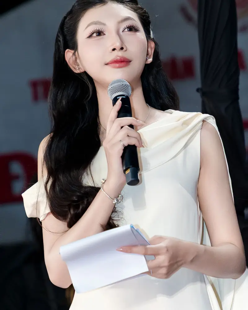 Thảm đỏ — Dear You — Công chiếu
