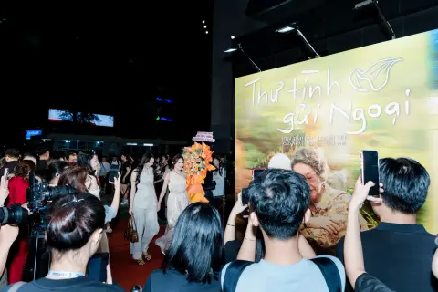 Thảm đỏ — Dear You — ảnh 26/38
